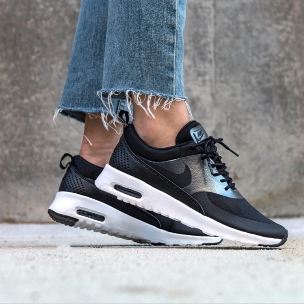 NWT Nike Air Max Thea Knit Black WMNS - Picture 2 of 8